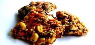 PEARL_MIXED_CHIKKI_70G_-_NUTTY_BITES